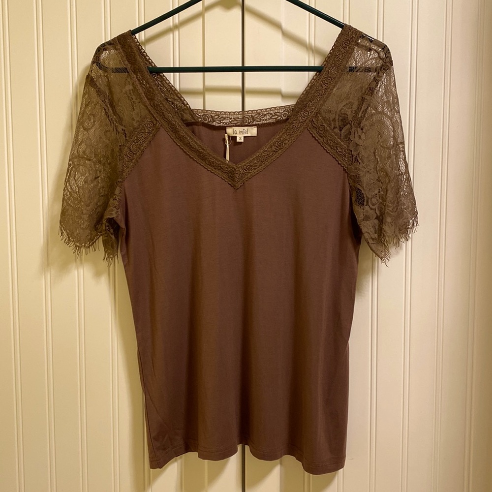 NWT La Miel dressy lace short sleeve top